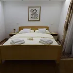 Seaside Family Friendly House With A Swimming Pool - 17358 Semesterbostad *