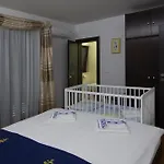 Seaside Family Friendly House With A Swimming Pool - 17358