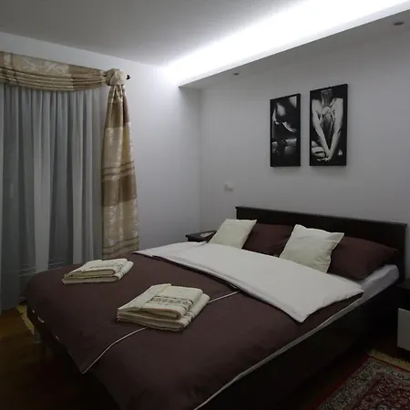 Seaside Family Friendly House With A Swimming Pool - 17358 Vikendica Trogir