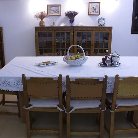 Seaside Family Friendly House With A Swimming Pool - 17358 Vikendica Trogir