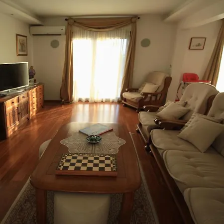 Seaside Family Friendly House With A Swimming Pool - 17358 Hébergement de vacances *