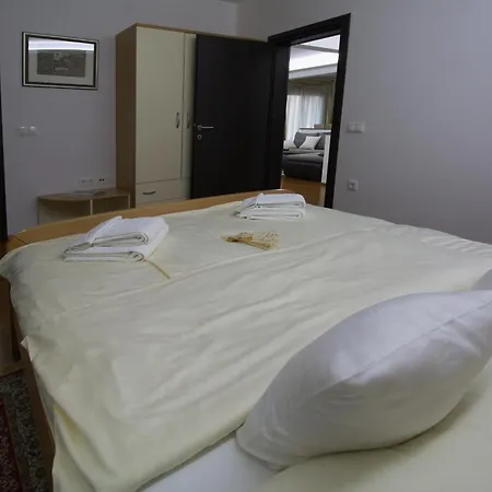 Seaside Family Friendly House With A Swimming Pool - 17358 Vikendica Trogir