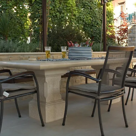 Seaside Family Friendly House With A Swimming Pool - 17358 Hébergement de vacances *