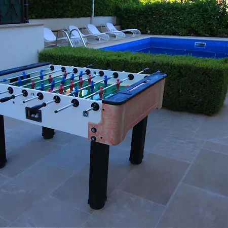 Seaside Family Friendly House With A Swimming Pool - 17358 Сasa de vacaciones *