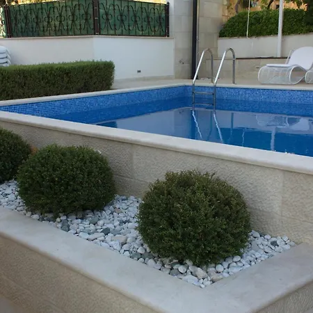 Seaside Family Friendly House With A Swimming Pool - 17358 Сasa de vacaciones *