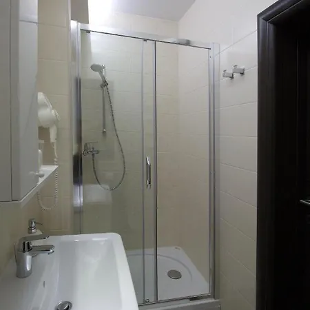 Seaside Family Friendly House With A Swimming Pool - 17358 Дом отдыха Трогир