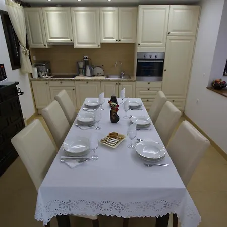 Seaside Family Friendly House With A Swimming Pool - 17358 * Trogir