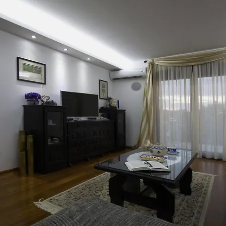 Seaside Family Friendly House With A Swimming Pool - 17358 Дом отдыха Трогир