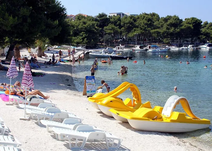 Seaside Family Friendly House With A Swimming Pool - 17358 Hébergement de vacances